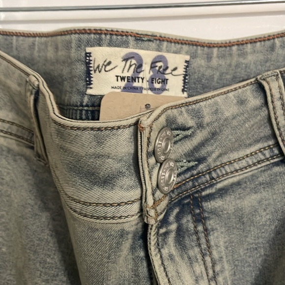 We The Free - Crvy Head Turner Slim Flare Jeans - Picture 8 of 8